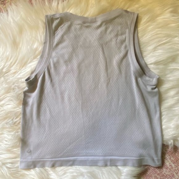 Lululemon Breeze By Muscle Crop Tank Logo Size 6 Grey Silver Top - Picture 5 of 5